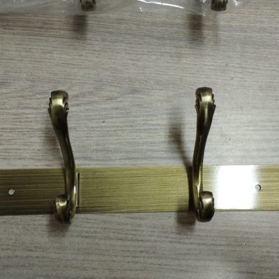 Вешалка 4*2 крючка настенная AT3775-2